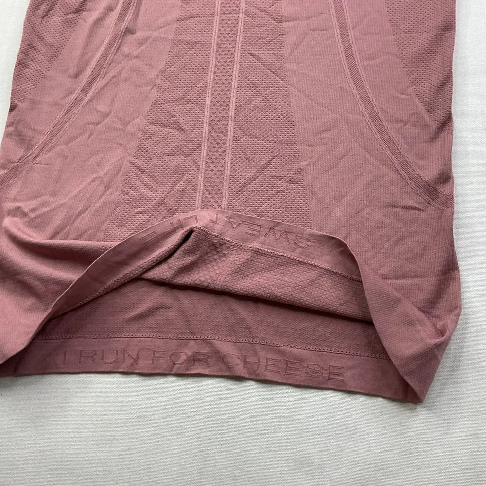 Lululemon Tank Top Women Sz 6 Metal Vent Racer Back Vented Athletic Gym Mauve